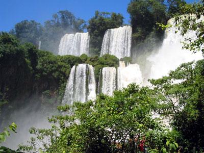 Iguazu Falls. Argentiinan ja Brasilian rajalla