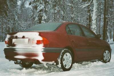 Toyota Avensis 1999 1,6l 110hv. *MYYTY* Pitää päivittää uuden auton kuva sivuille.