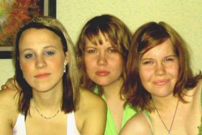 me and my best friends..bileprinsessat=)