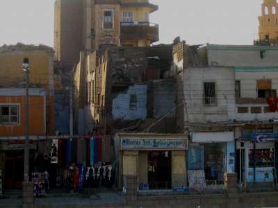 Joulukuu 2004, Edfu