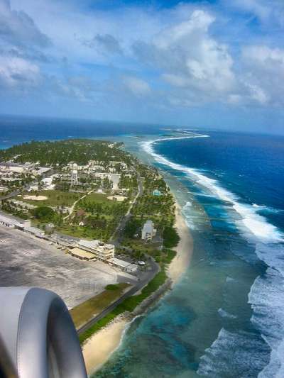 Kwajalein, Marshall Islands. Maailman suurin koralliatolli. Vain 300km Bikini ja Rongelap -atolleilta joilla USA räjäytti yli 60 atomipommia