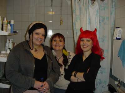 Halloween 2004 minä ennustaja, mare on inkkari ja mia on piru