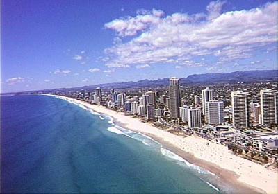 .surfers paradise, gold coast - siel sitä surffattii vuoden päivät...