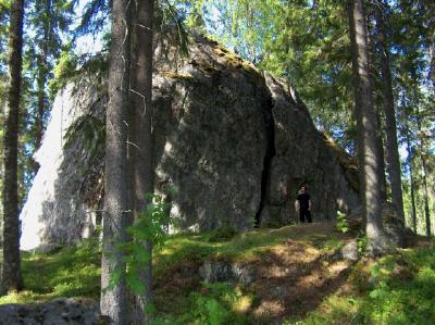 Linnakivi.. Suomen Toiseksi Suurin Jääkauden Aikainen Siirtolohkare..