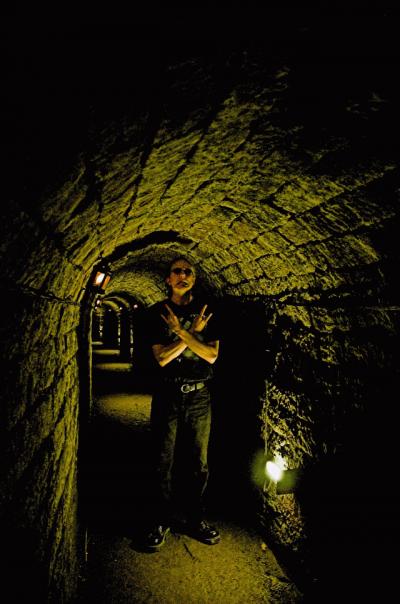 Oli ns. ihan pakko. Chatsworthin linnan kaivoskäytävä, Englanti.