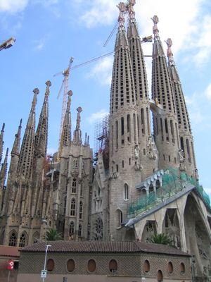 Sagrada Familia - saakohan ne tota hässäkkää ikinä valmiiksi?