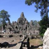 Indiana Jonesin jalanjäljillä (Angkor Thom temppeli)