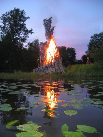 Kokon katsojilta toivoimme saavamme kokko verona olutta...