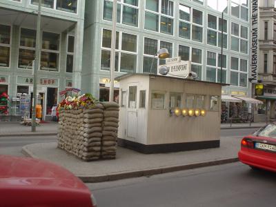 Saksa, Berliini.. Checkpoint Charlie