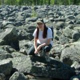 Olen alkanut keräilemään kiviä. Tässä osa kokoelmastani. (Salamajärven kansallispuisto 28.7.06)