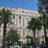 Ranskan Riviera, Cannes.. La Croisette rantabulevardi viiden tähden hotelleineen.. ehkä majoitumme kuvassa olevaan luksus hotelliin seuraavalla kerralla :D