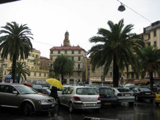 Italia, San Remo.. sateinen päivä.. löydettiin pizzeria, josta ei saanut pizzaa.. ;)