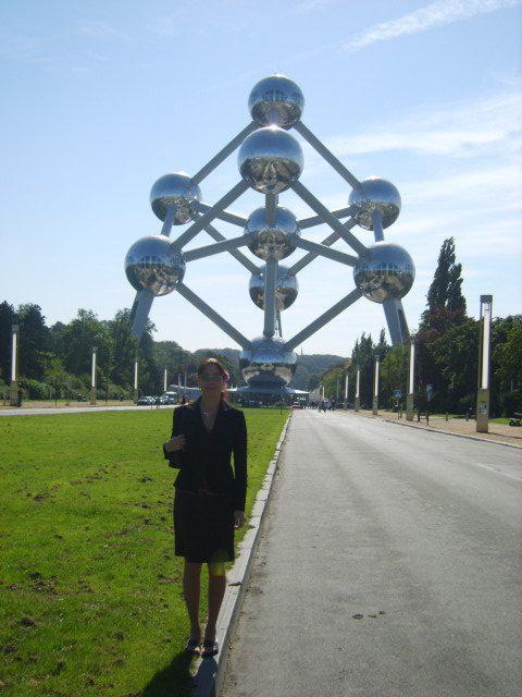 Atomiumin edessä pikku poseerausta:) 09/2006