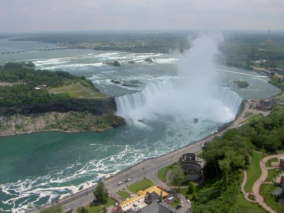 Siellä taas oli vähän vettä... Niagara  Horseshue falls