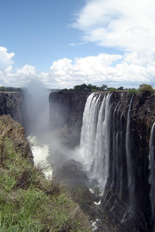 Mosi oa Tunya - The smoke that thunders