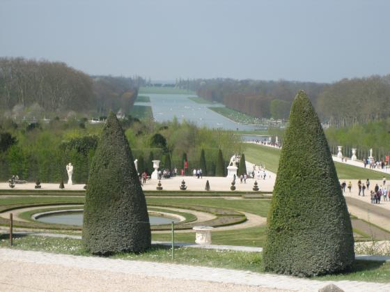 Ranska, Pariisi.. Versailles.. oli kyllä ihan mielettömän kokoinen mesta! Riittäisi nähtävää useammaksi päiväksi..