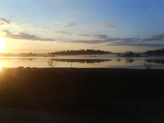 Aamu kaupungissa:) Ei uskois että Helsingissäkin on tämmösiä auringonnousuja:)