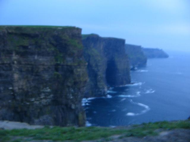 Huikeat Cliffs of Moher paluumatkalla Galwaystä