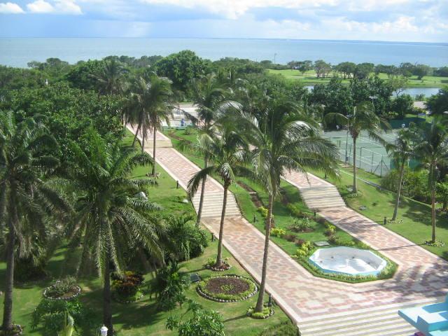 Kuubassa näkymät omalta hotellin parvekkeelta 2005