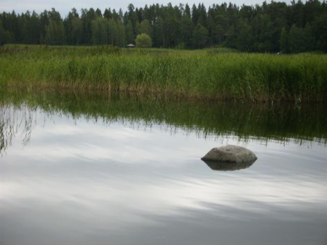 mökiltä merenranta.