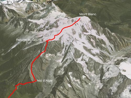 Mt Blanc jäätikköä pitkin elokuussa. Emme päässeet ihan huipulle asti tällä kertaa.   2menehtyi edellämme.