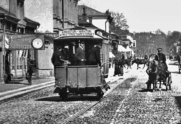 Raitiovaunureitti v. 1890-1892 Linna-Linnankatu - Yläsilta eli Tuomiokirkkosilta - Nikolaintori eli Tuomiokirkkotori - Postikatu eli  Akatemiankatu.