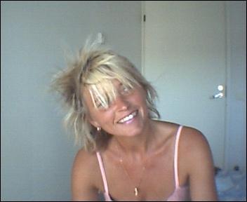 Omaa hauskaa hiuksia kuivatessa!