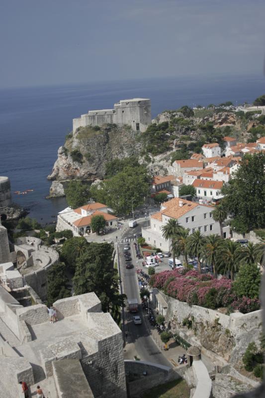 Vanhan Dubrovnikin muurilta näkymä uudelle puolelle.