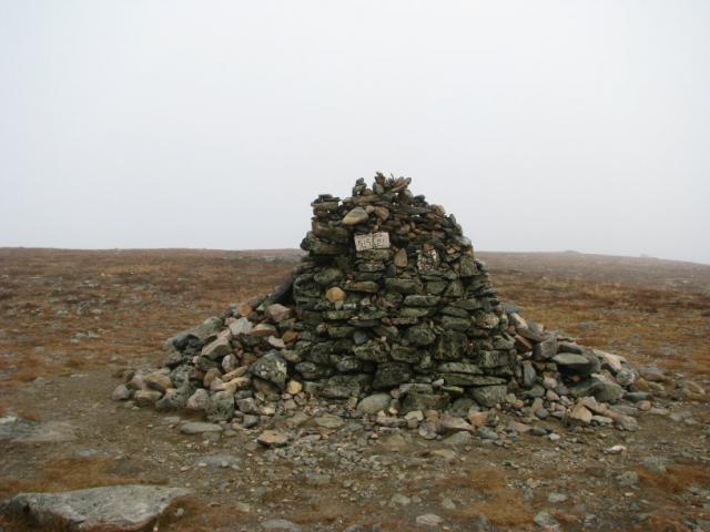 suomalaisen sisun monumentti Lumikerolla