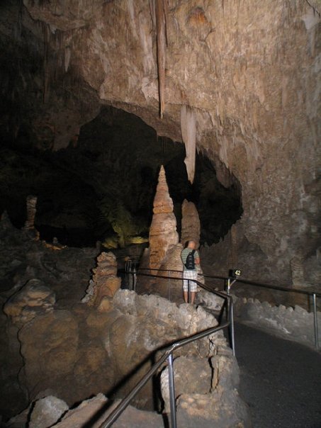 Carlsbad Caverns. Siinä on luolalla kokoa.