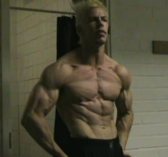 A stillshot from my last training vid.. can't believe how ripped physique a achieved, without any cardio, only with some help from caffeine and green tea extract :)