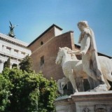 Rooma. Dioskuurien patsaat ovat alkuperäisiä