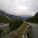 Laaksossa: Niin tää on tie 63 paikka Trollstigen ja suunta kohti Trollveggen E 136 tiellä :)