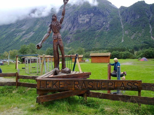 Trollstigen Gjestegård, pikkuväen taukopaikka:) Camping