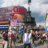 World Famous - Piccadilly Circus.. Plaza (patsastelua..Ha;)