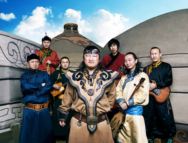 Muun muassa kiinalaista folkmusiikkia esittävä Hanggai esiintyy Maailma kylässä-festivaalissa.