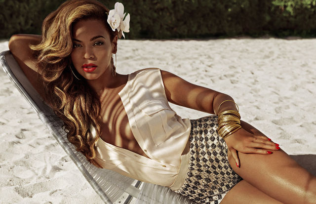 Näin hehkuu Beyoncé H&M:n kesämallistossa.