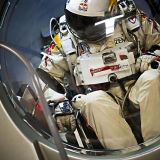 Lähtölaskenta alkoi Felix Baumgartnerin vapaahypylle avaruuden laidalta