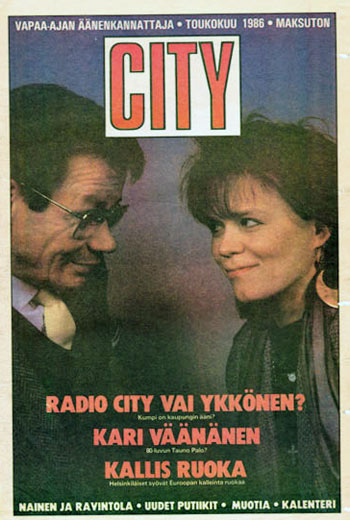 Numero 1/1986. City-lehden ensimmäisessä kannessa toisiaan mittelevät: sinisessä kulmauksessa Radio Ykkösen Markus Similä ja punaisessa Radio Cityn Outi Popp. Tästä se alkoi vaikkei uskoisikaan!