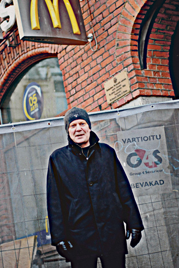 Aidat ympäröivät yhä Mäkkärin kulmaa, mutta Mäkkärin omistaja Timo Myllymäki lupaa asioiden olevan pian toisin.