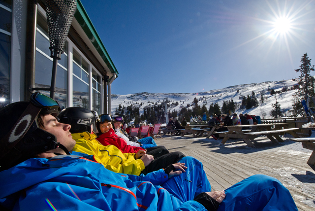 After skissä otetaan rennosti. Cityn Facebook-faneista osa keskittyy pelkkään afteriin ja ski-osuus jää väliin.