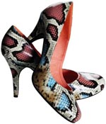 H&M käärmeiset kengät.