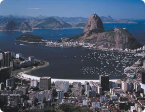 Rio de Janeiron tärkeimmåt rannat ovat Copacabana ja Ipanema. Ranta on  Rion demokraattisin paikka: siellä käyvät sekä köyhät että rikkaat.