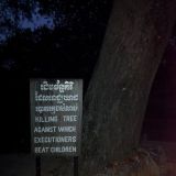 Jos tuntuu, ettei sinulla ole kiitollisuuden aiheita. Kiitä vaikka siitä, ettei kavereitasi lapsena tapettu lyömällä tätä puuta vastaen. Killing Fields, Cambodia http://en.wikipedia.org/wiki/Killing_Fields