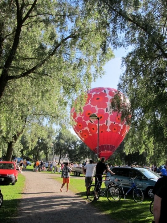 Hämeenlinnan linnanpuistossa kesällä 2013 Kuumaa huumaa -tapahtumassa