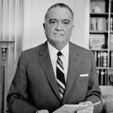 FBI valvoi J. Edgar Hooverin aikakaudella toisinajattelioiden seksuaalisuutta. Hoover oli itse lukuisten huhujen mukaan kaappihomo.