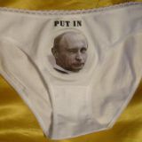 Putin-alushousut käskee pistämään sen sisään