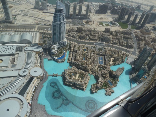 Dubai Downtown kuvattuna Burj Khalifalta. (by Citizen59 CC BY 3.0)