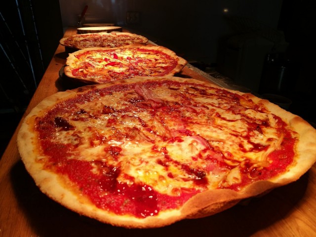 Saha Pizza & Bar tarjoilee artesaanipizzaa. (Kuva: Facebook)