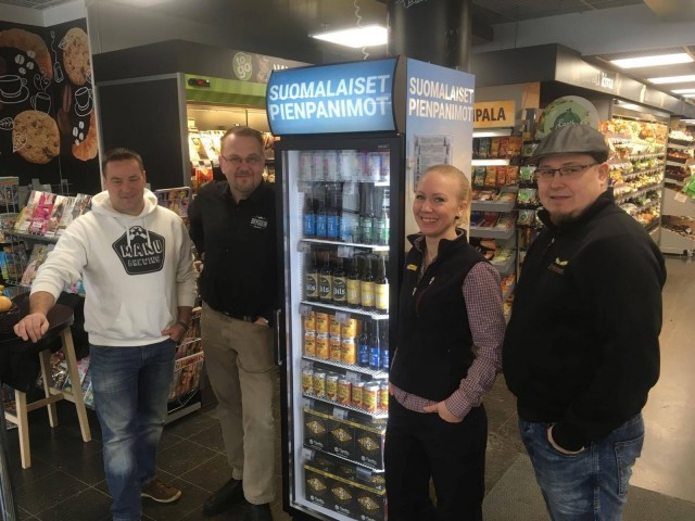 Vas. Ari Kolehmainen (Maku Brewing), Jarkko Ikonen (Bryggeri), Laura Huurtola (K-Market Erottaja) ja Janne Mikkola (Vakka-Suomen Panimo)